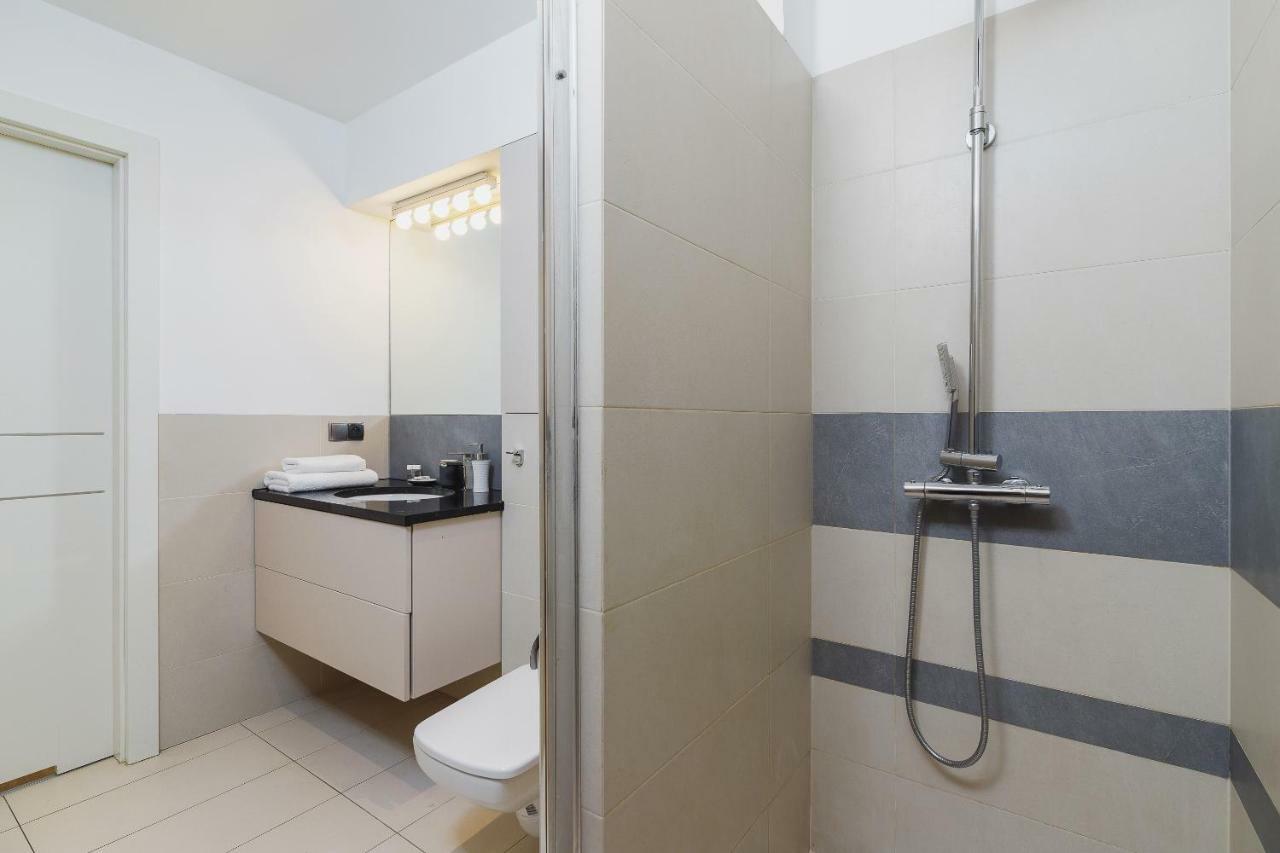 Apartments Cracow Miodowa By Renters Краков Экстерьер фото