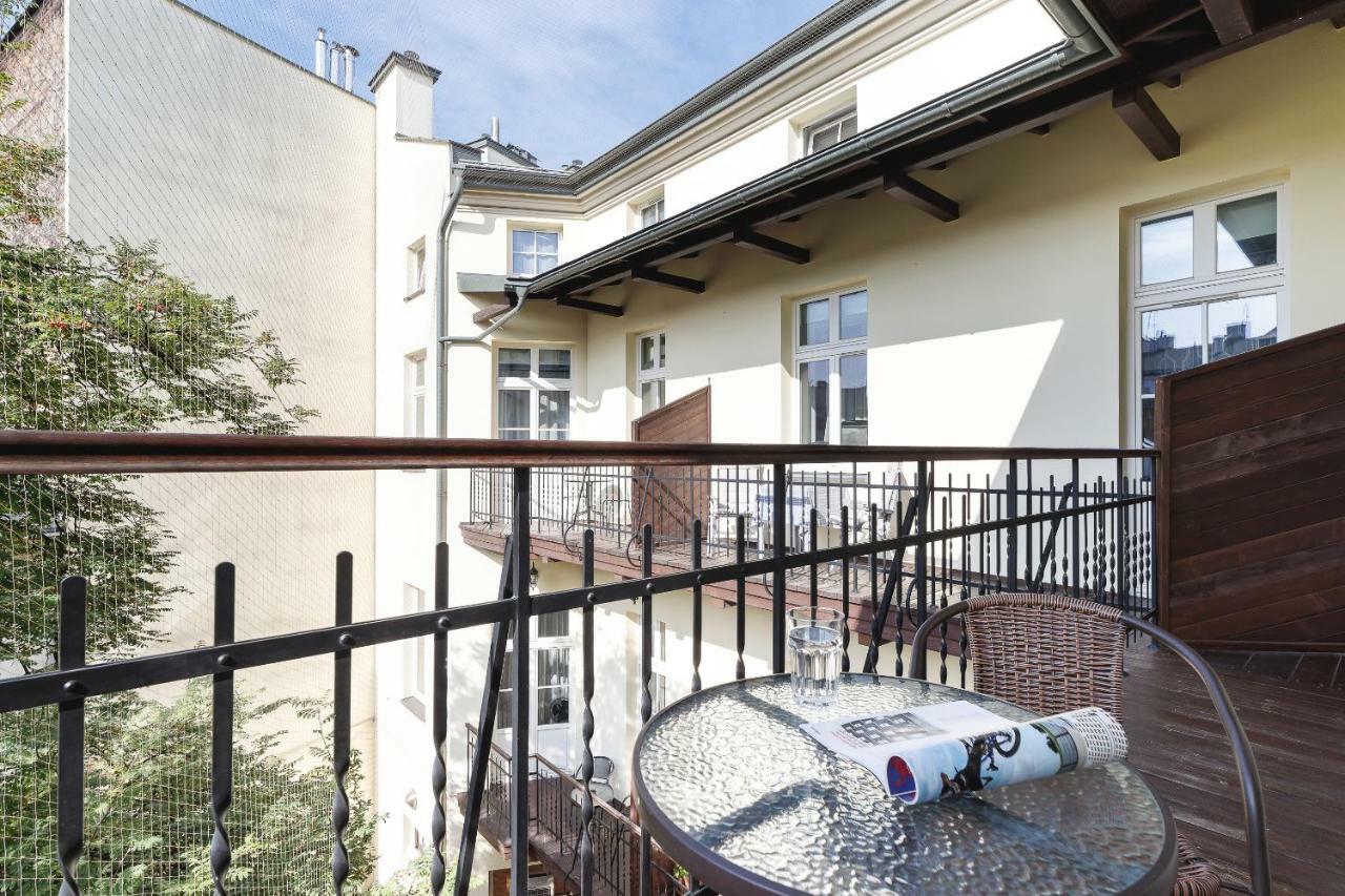 Apartments Cracow Miodowa By Renters Краков Экстерьер фото