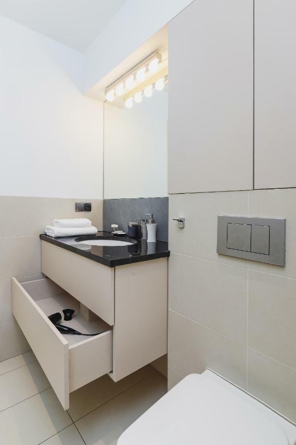 Apartments Cracow Miodowa By Renters Краков Экстерьер фото